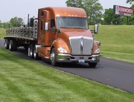 Kenworth - T680 Tanker with 76-inch Mid-Roof Sleeper